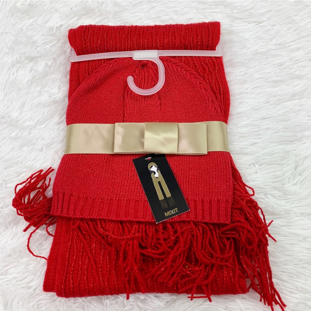 MIXIT rectangle knit scarf and hat gift set metallic red